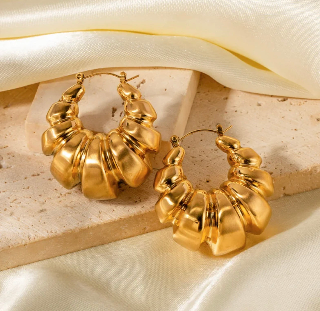 Nikka Chubby Earring Adascious Empire