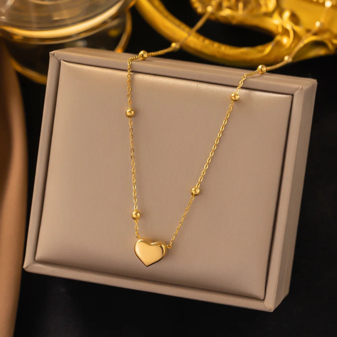 Ariella 18k Gold Love Necklace